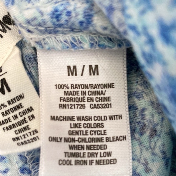 BETHANY MOTA Blue Floral Flowy Shorts, Size M. - Picture 11 of 11